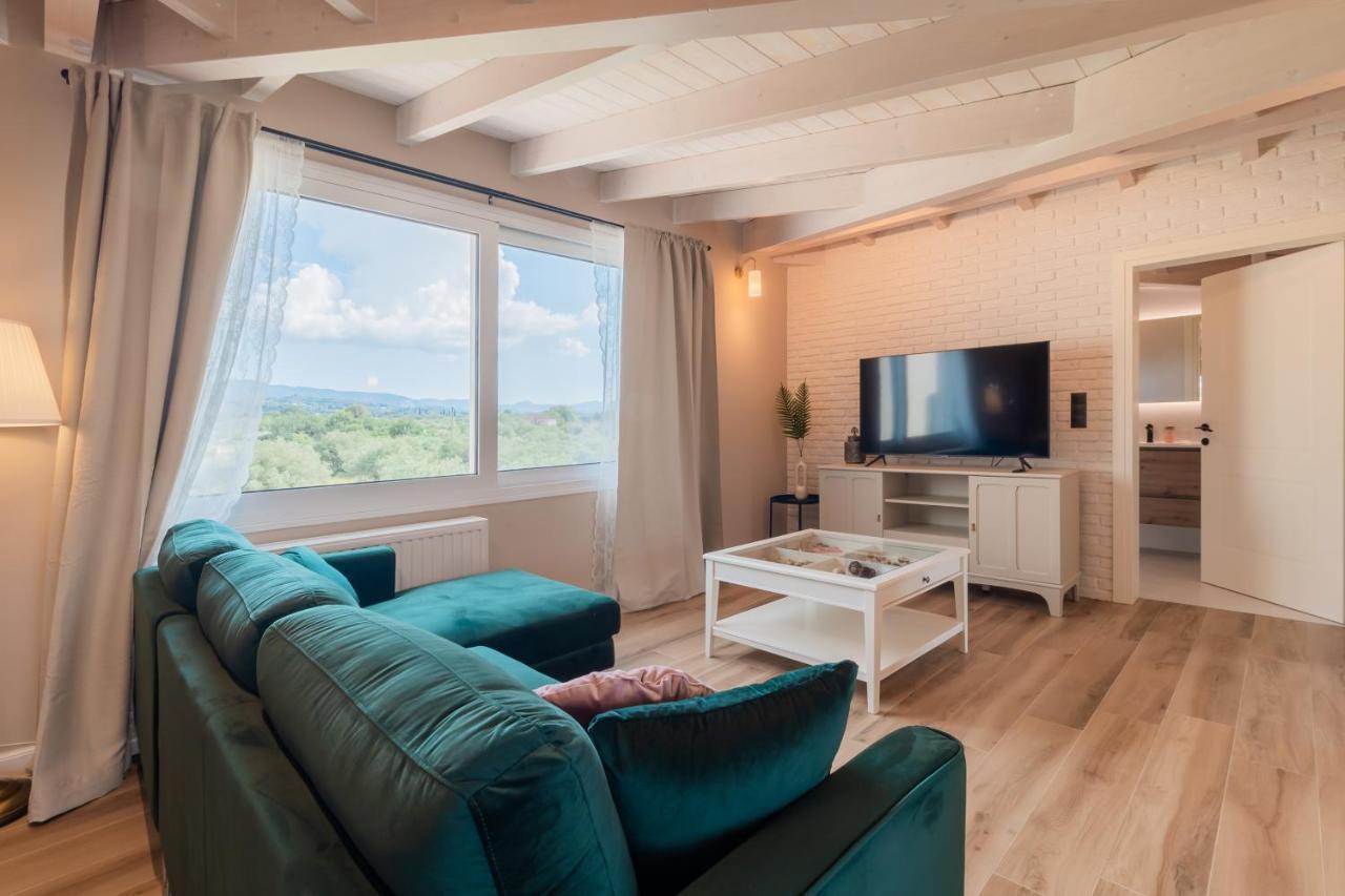 Melena Premium Suites Roda  Exterior foto
