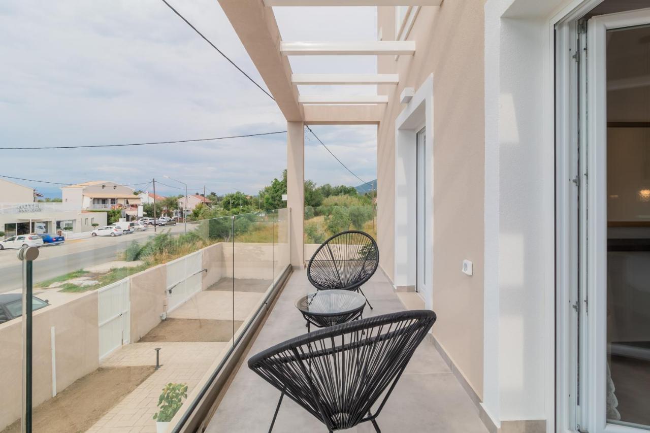 Melena Premium Suites Roda  Exterior foto