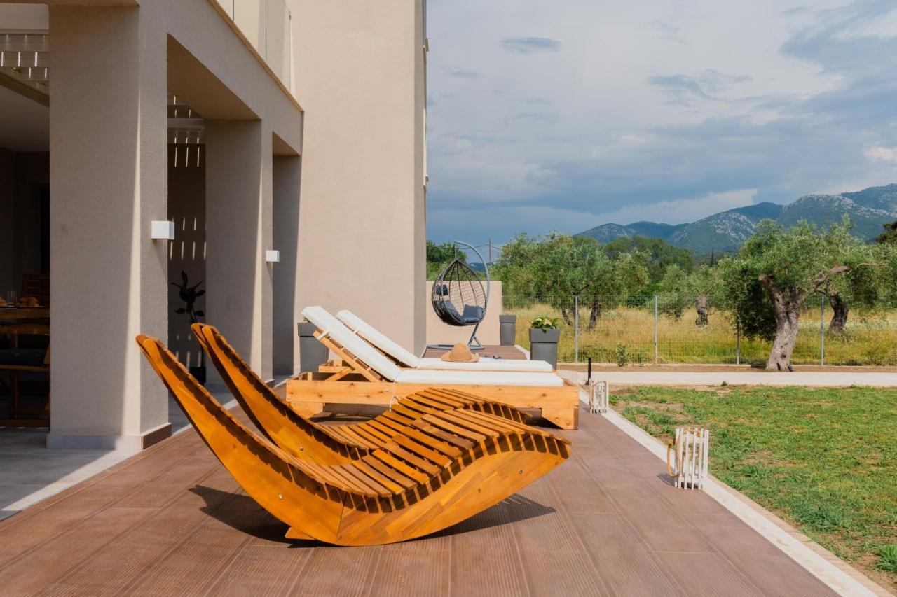 Melena Premium Suites Roda  Exterior foto