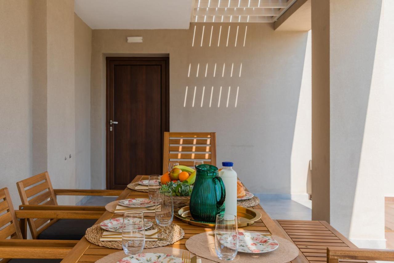 Melena Premium Suites Roda  Exterior foto