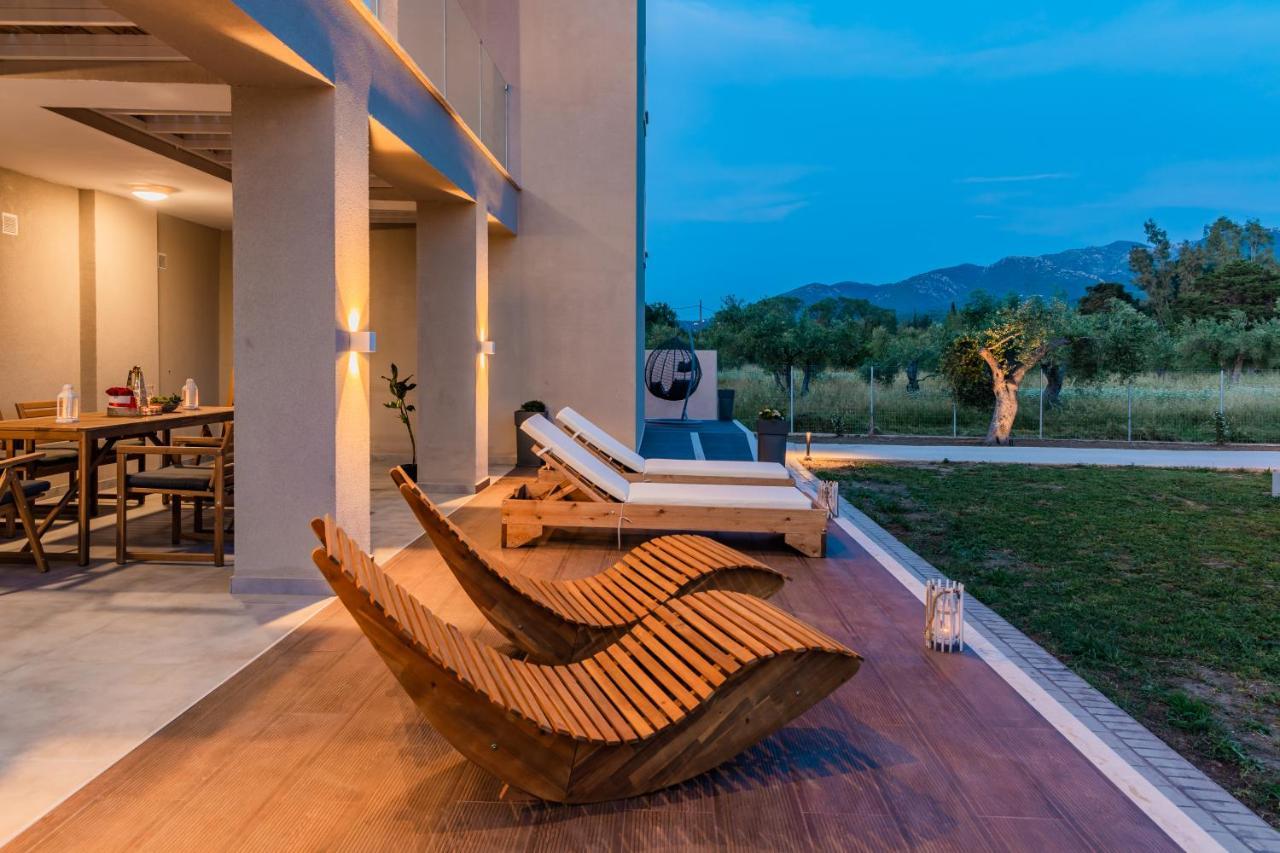 Melena Premium Suites Roda  Exterior foto