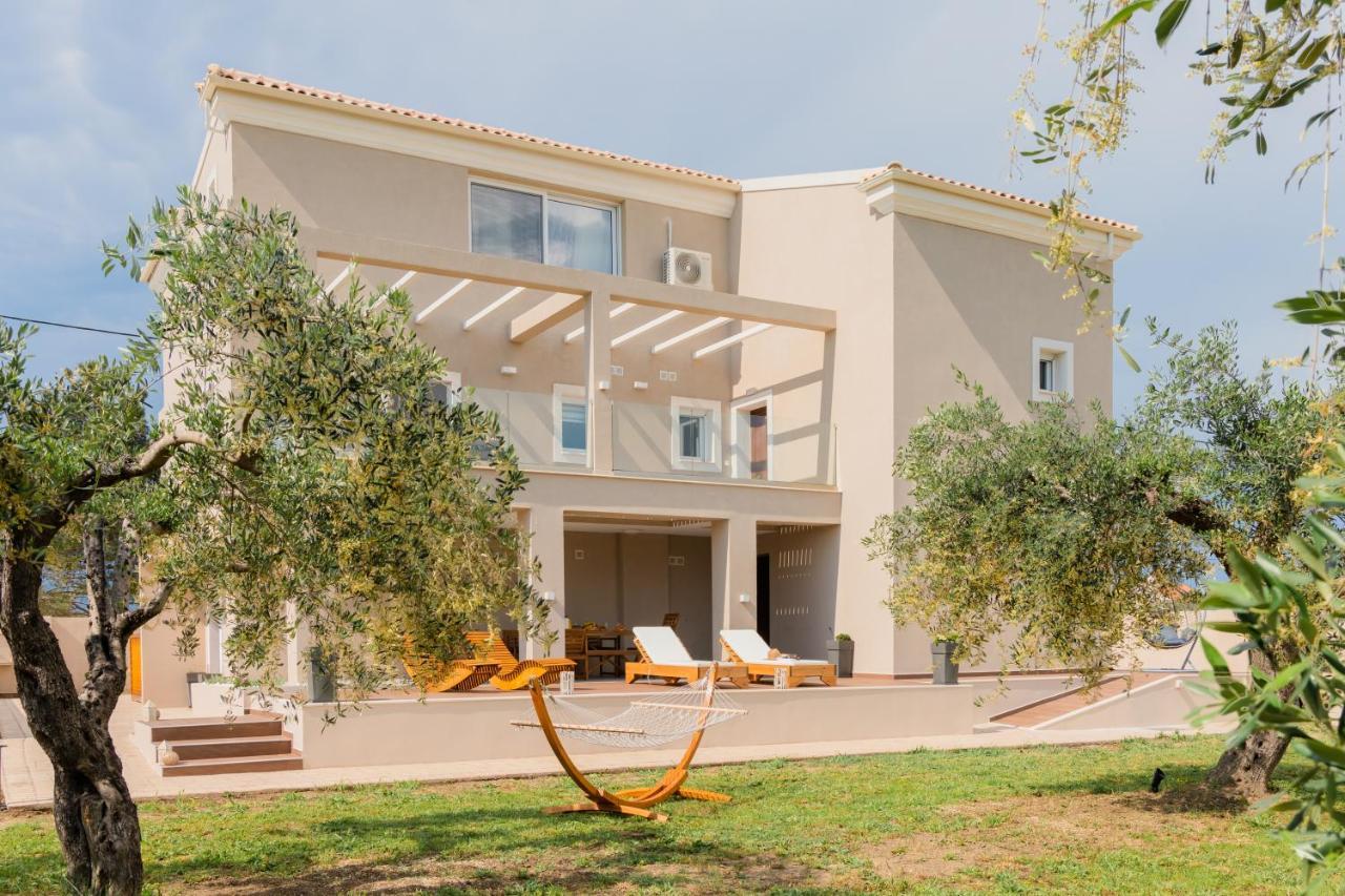 Melena Premium Suites Roda  Exterior foto