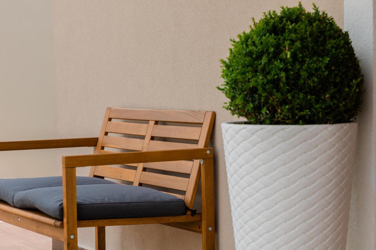 Melena Premium Suites Roda  Exterior foto